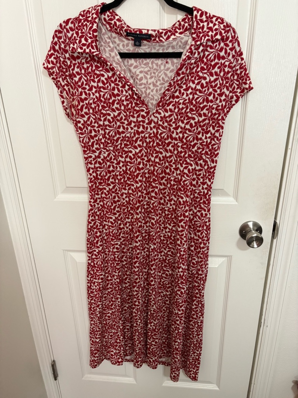 Banana Republic Red & White Floral V-Neck Cap Sleeve Midi Dress